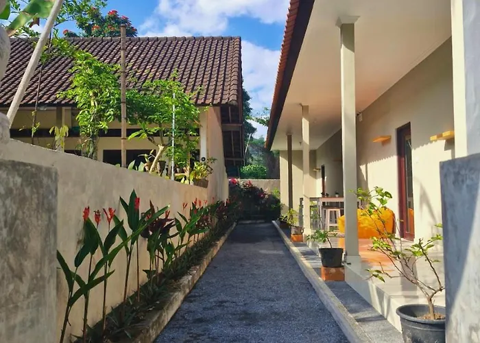 Hostel Tude *