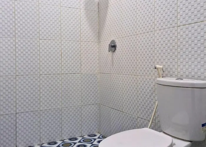 Hostel Tude
